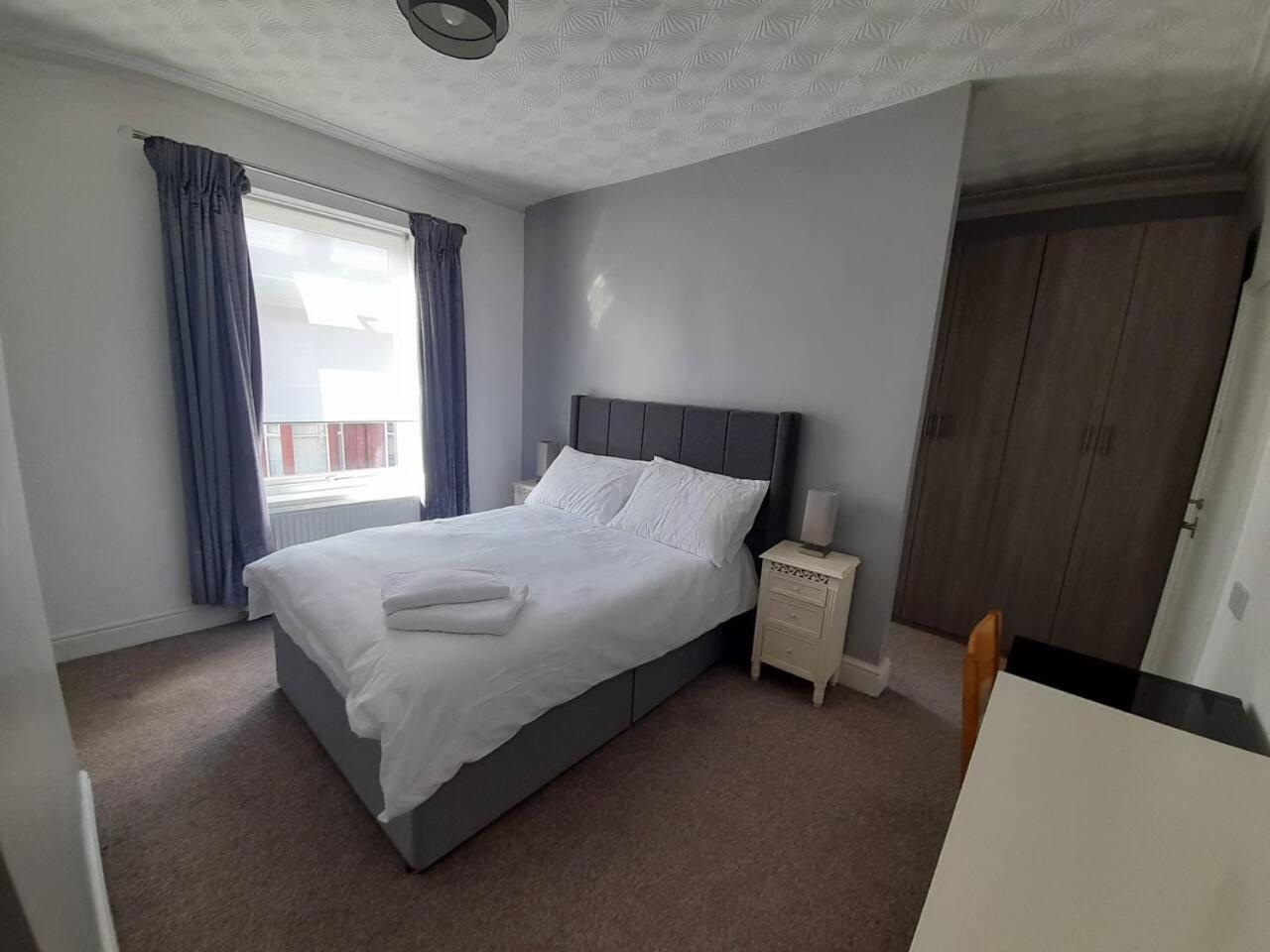Holiday home Stylish 4 Bed House - 15 Min To Centre