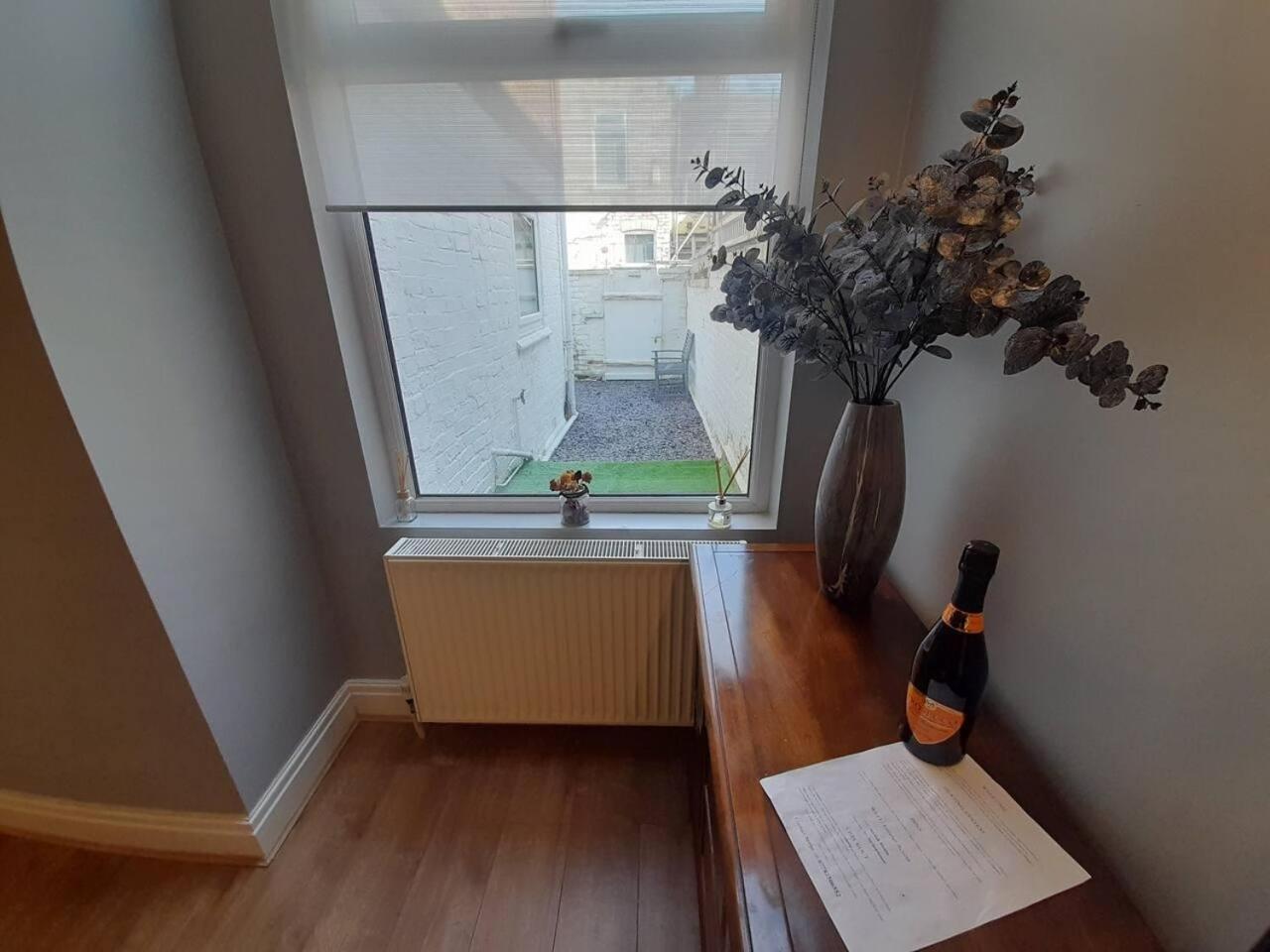 Holiday home Stylish 4 Bed House - 15 Min To Centre Manchester