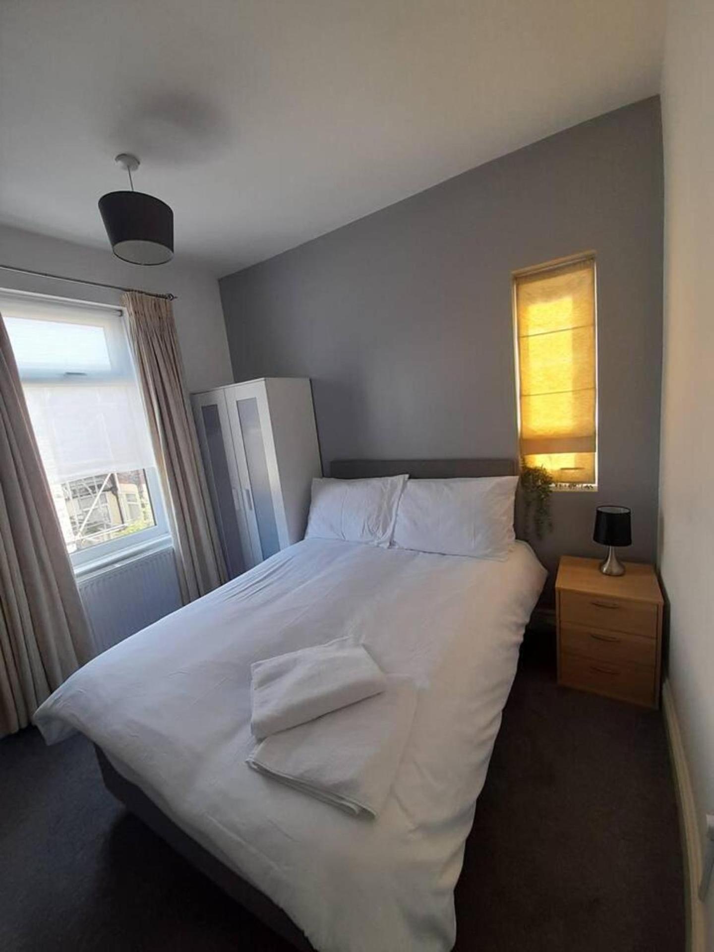 Stylish 4 Bed House - 15 Min To Centre Holiday home